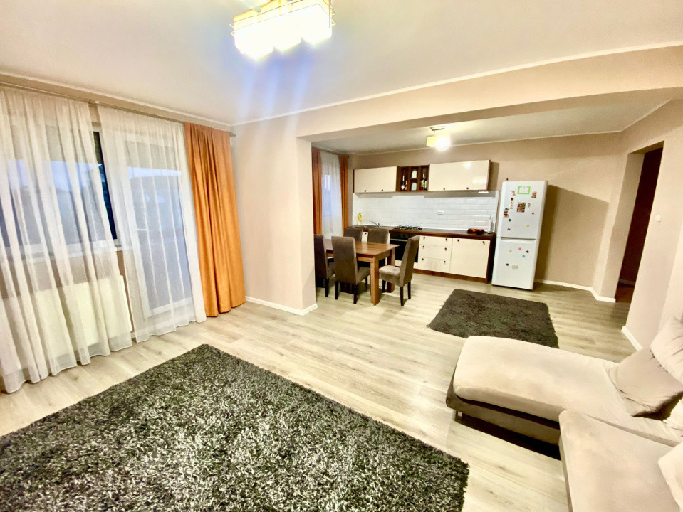 Apart.3 cam decomandat, 79 mp utili, 2 balcoane deschise, str Lacul Roșu 