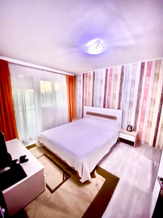 Apart.3 cam decomandat, 79 mp utili, 2 balcoane deschise, str Lacul Roșu 