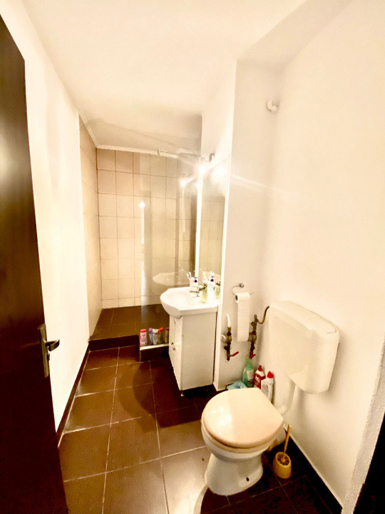 Apart.3 cam decomandat, 79 mp utili, 2 balcoane deschise, str Lacul Roșu 