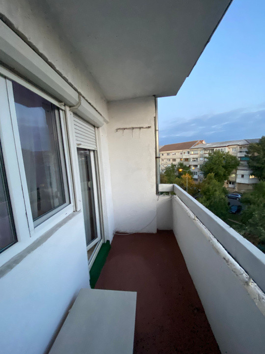 Apart.3 cam decomandat, 79 mp utili, 2 balcoane deschise, str Lacul Roșu 