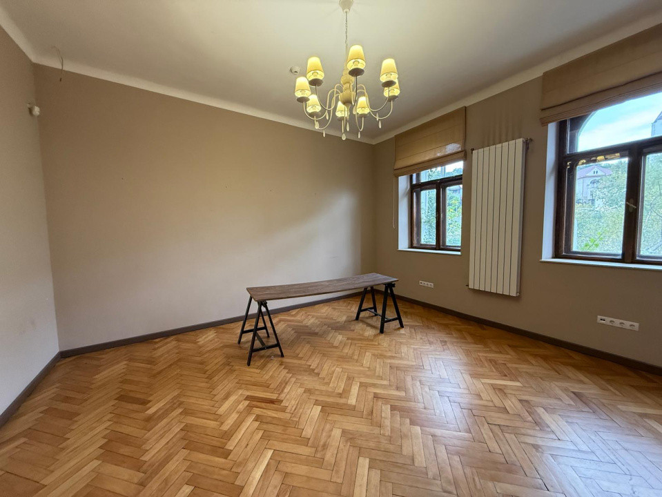 Inchiriere birou ultracentral 66 mp. 750 EUR