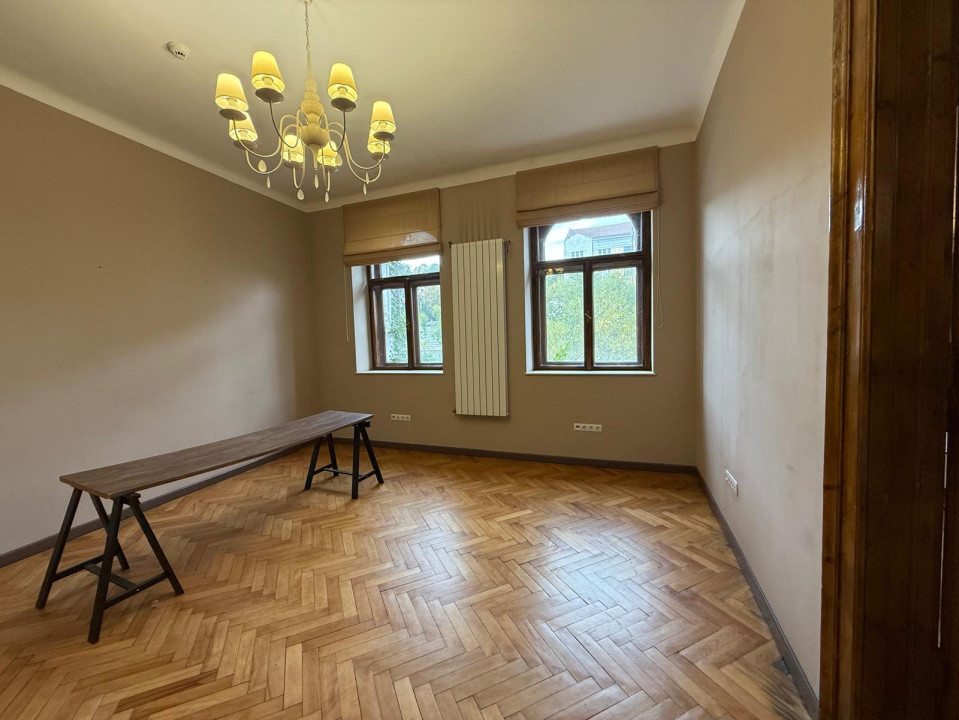 Inchiriere birou ultracentral 66 mp. 750 EUR