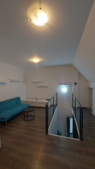 Vânzare apartament 3 camere tip PENTHOUSE Tractorul(Coresi) Brașov
