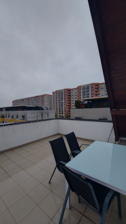 Vânzare apartament 3 camere tip PENTHOUSE Tractorul(Coresi) Brașov