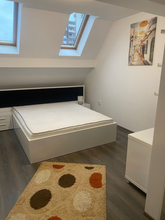 Vânzare apartament 3 camere tip PENTHOUSE Tractorul(Coresi) Brașov