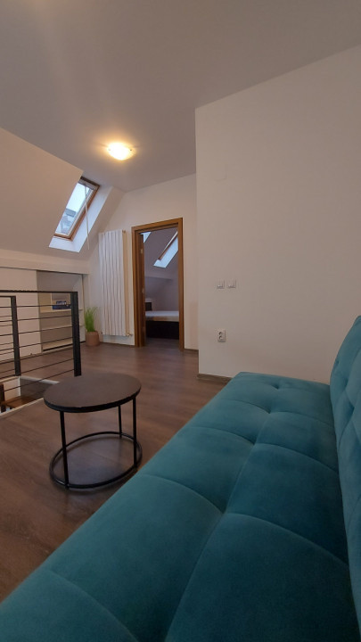 Vânzare apartament 3 camere tip PENTHOUSE Tractorul(Coresi) Brașov