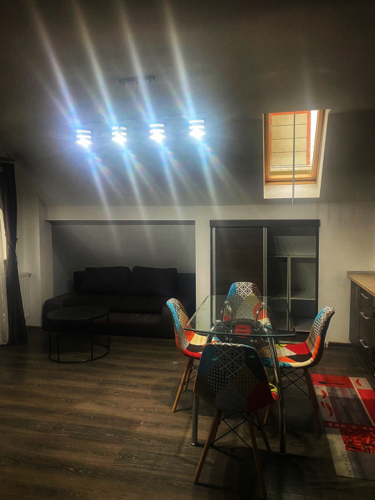 Vânzare apartament 3 camere tip PENTHOUSE Tractorul(Coresi) Brașov