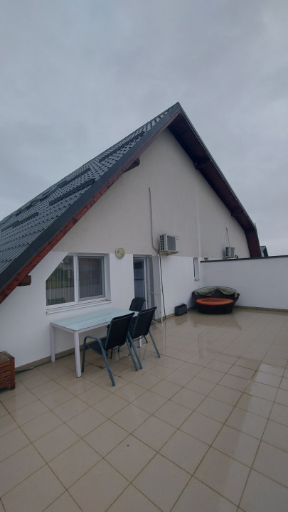 Vânzare apartament 3 camere tip PENTHOUSE Tractorul(Coresi) Brașov