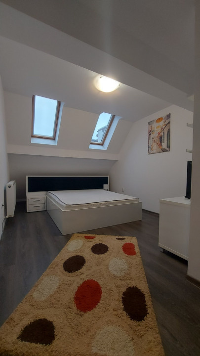 Vânzare apartament 3 camere tip PENTHOUSE Tractorul(Coresi) Brașov