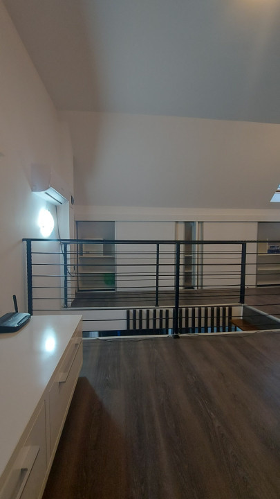 Vânzare apartament 3 camere tip PENTHOUSE Tractorul(Coresi) Brașov