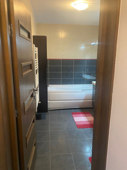 Vânzare apartament 3 camere tip PENTHOUSE Tractorul(Coresi) Brașov