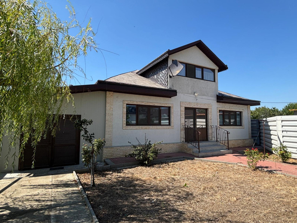 CASA  DE VANZARE IN GAROAFA ( E85)