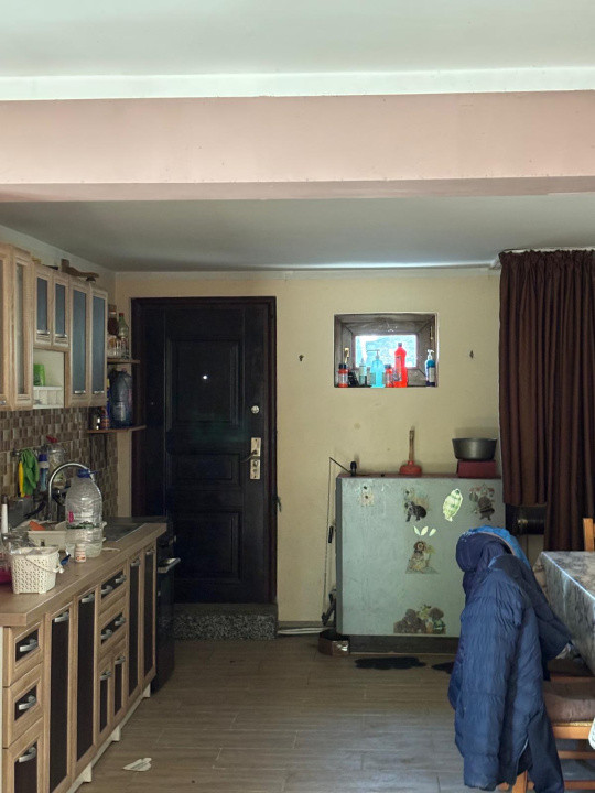 CASA  DE VANZARE IN GAROAFA ( E85)