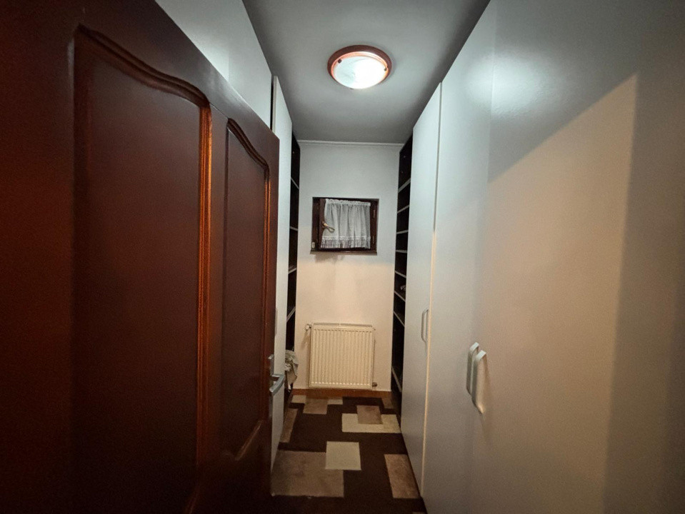 CASA  DE VANZARE IN GAROAFA ( E85)