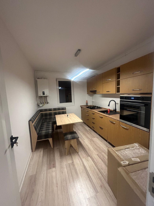 Apartament de închiriat- 2 camere (56 mp)