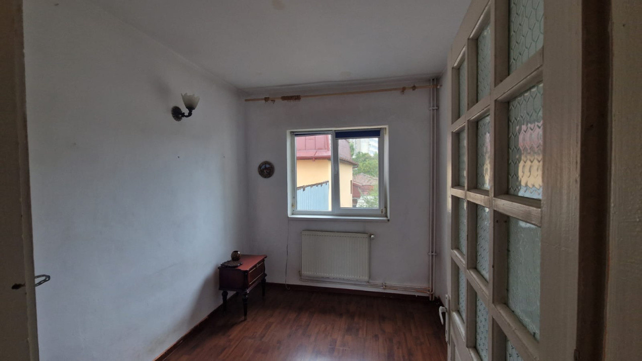 Vila, 120mp, 1 mai, zona Spitalul nr. 1