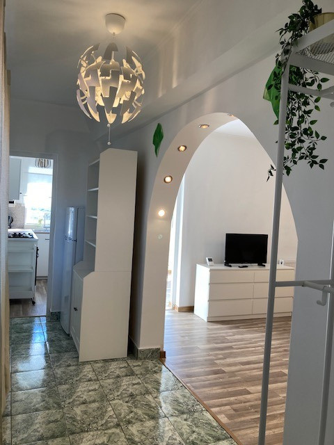 Vanzare - apartament 2 camere — zona restaurant Pronto