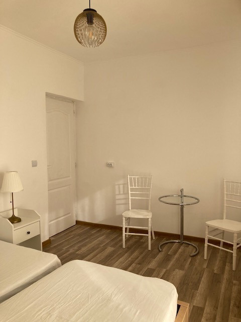 Vanzare - apartament 2 camere — zona restaurant Pronto