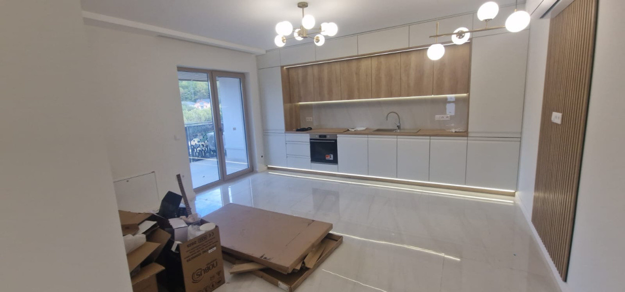 De închiriat apartament 3 camere – prima închiriere - complet mobilat și utilat!