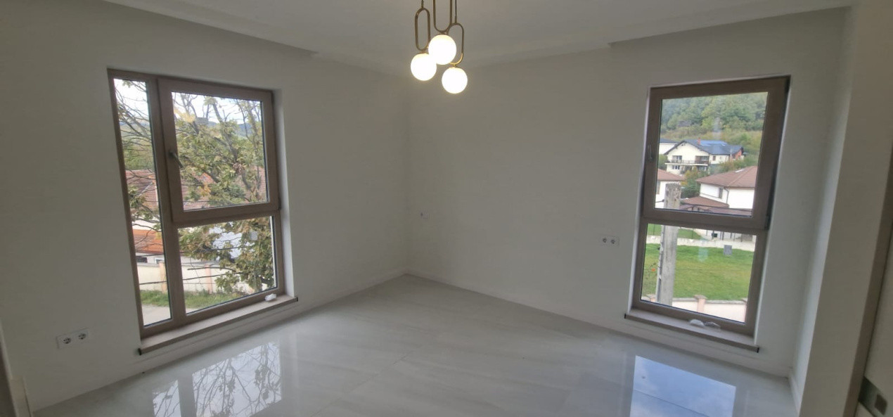 De închiriat apartament 3 camere – prima închiriere - complet mobilat și utilat!