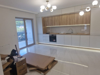 De închiriat apartament 3 camere – prima închiriere - complet mobilat și utilat!