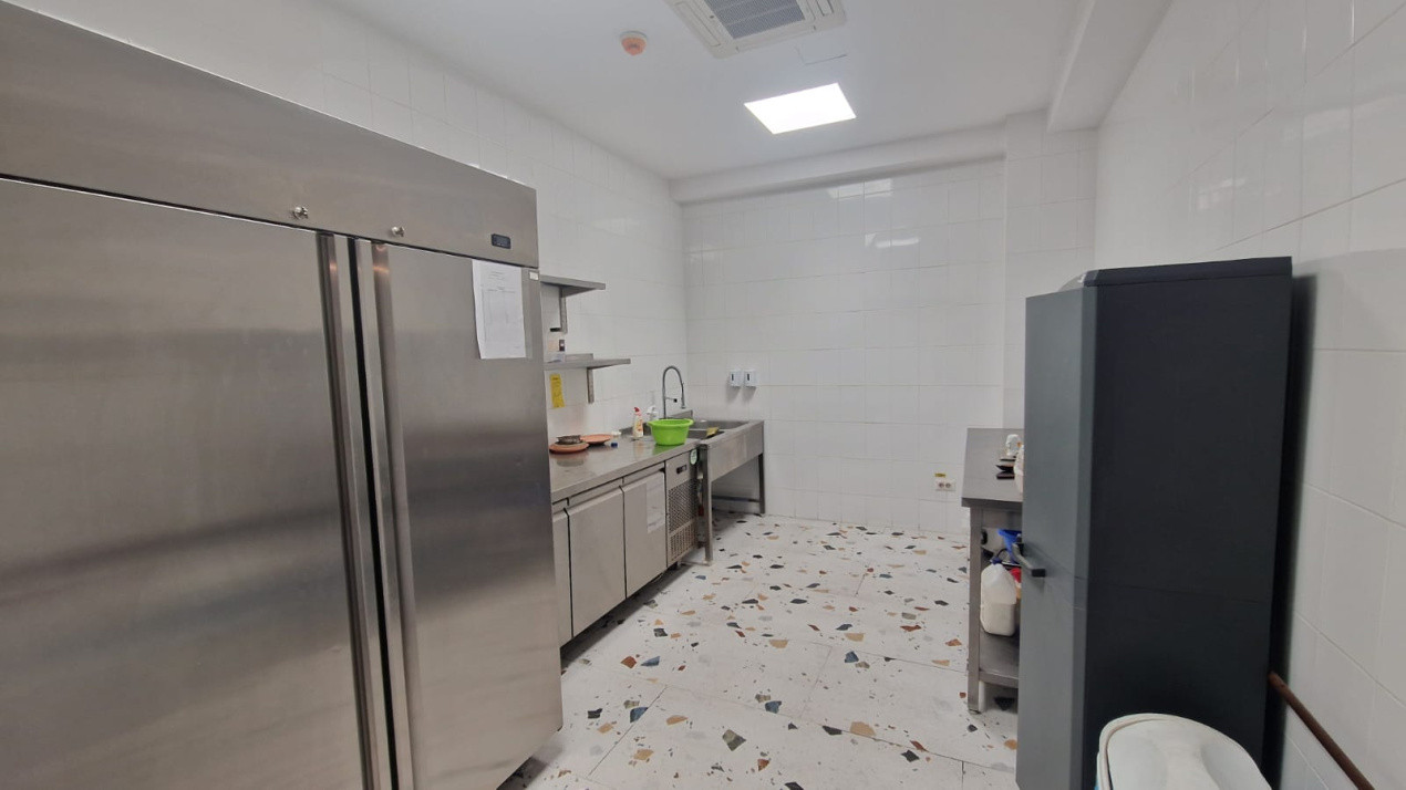 Spatiu comercial, 137mp+ terasa 20mp, Brazda lui Novac, zona Guliver