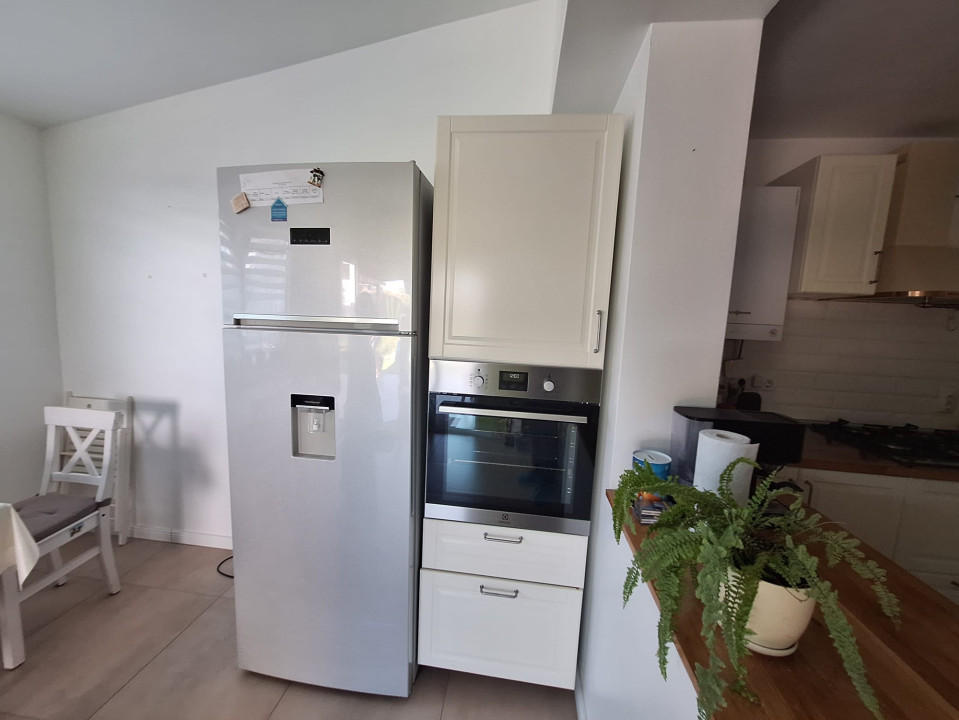 De vânzare casă  cu etaj 180 mp. + curte de 403 mp., Dezmir, 240000 euro