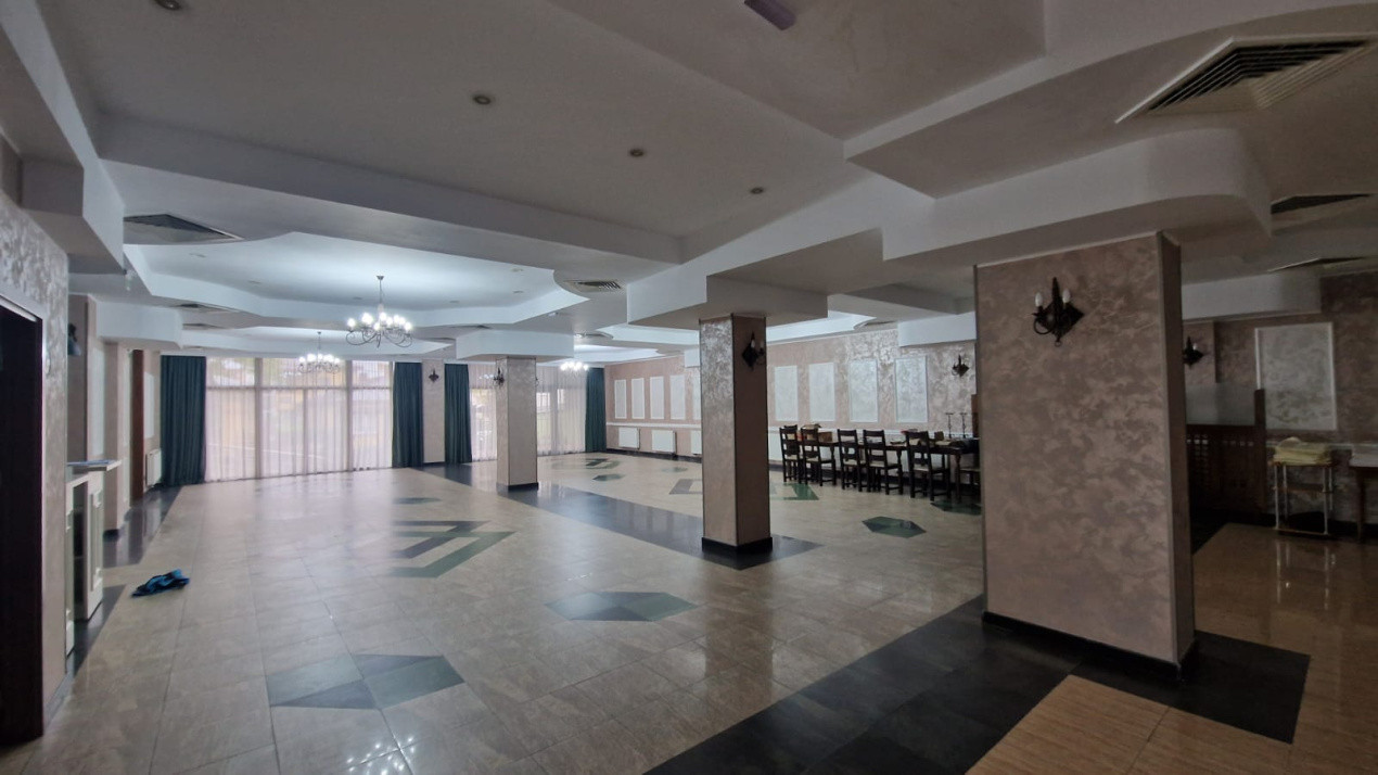 Spatiu comercial, 800mp, Rovine, zona Piata Centrala