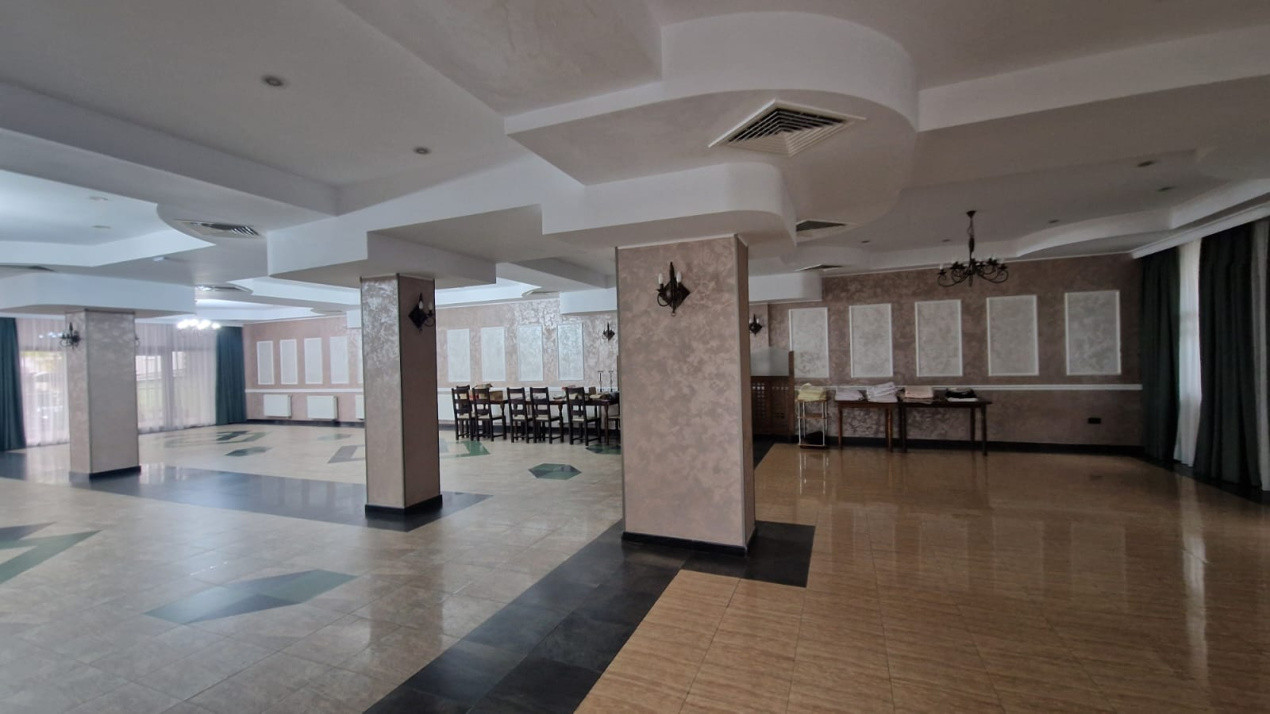 Spatiu comercial, 800mp, Rovine, zona Piata Centrala