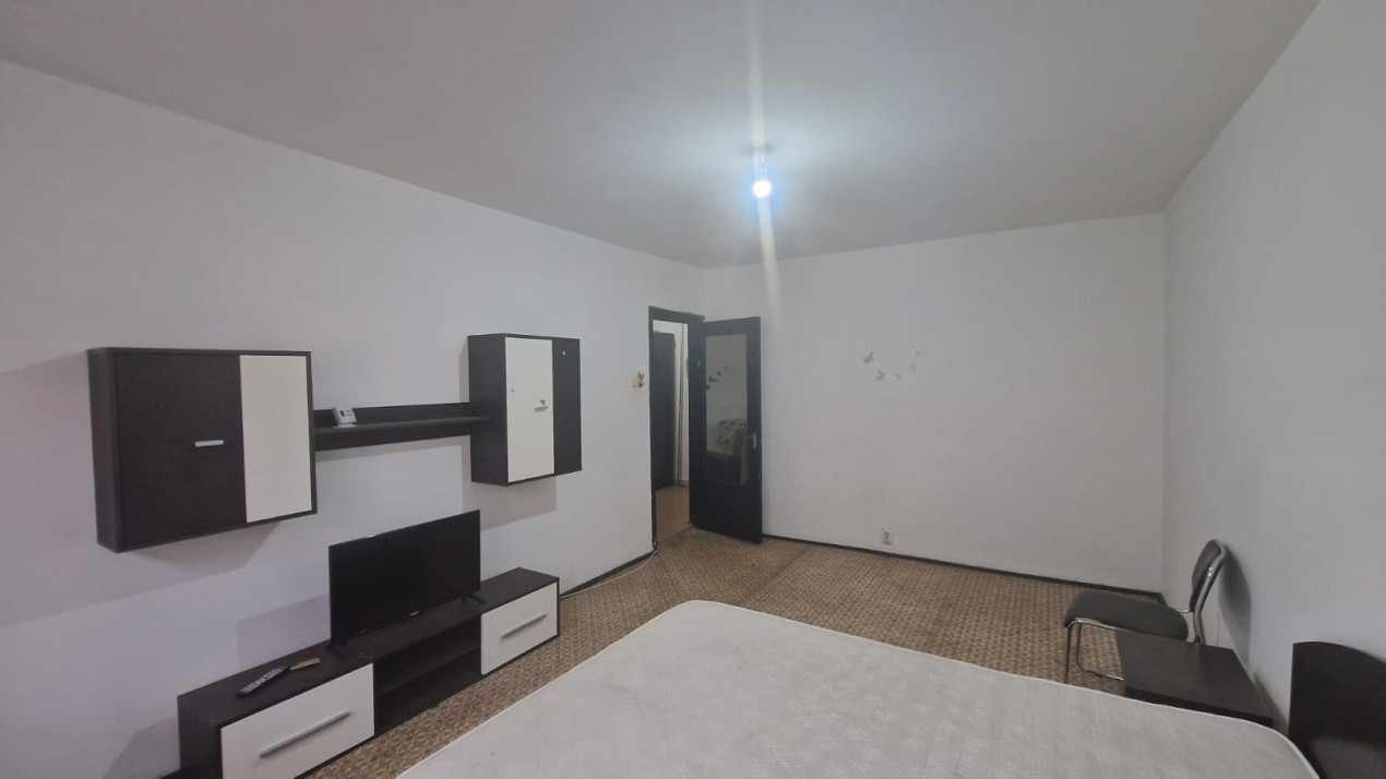 Apartament 2 camere, decomandat, 50mp, cartier 1 mai, zona Pelendava