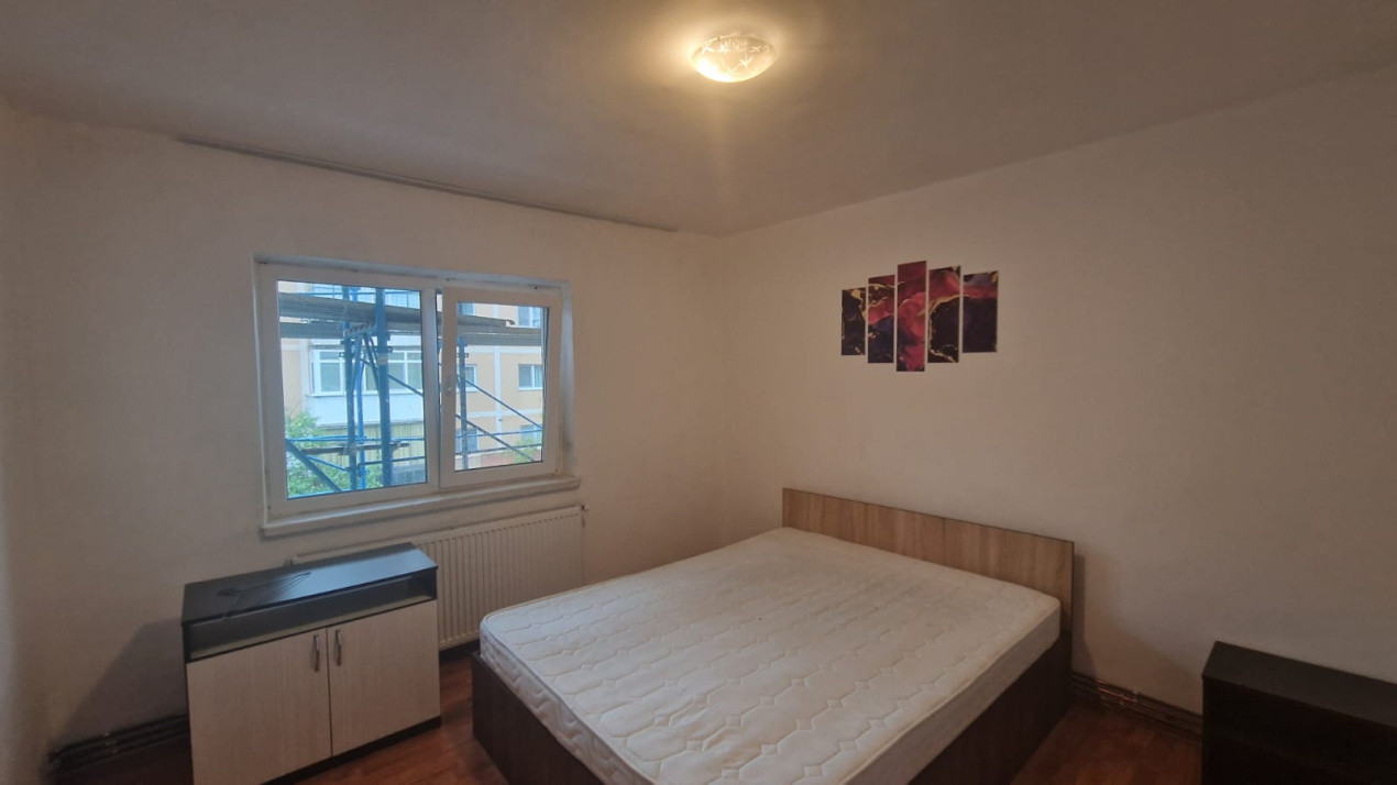 Apartament 2 camere, decomandat, 50mp, cartier 1 mai, zona Pelendava
