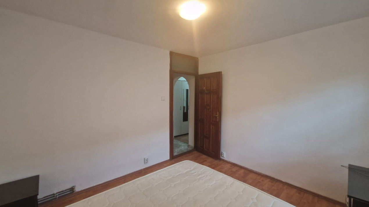 Apartament 2 camere, decomandat, 50mp, cartier 1 mai, zona Pelendava