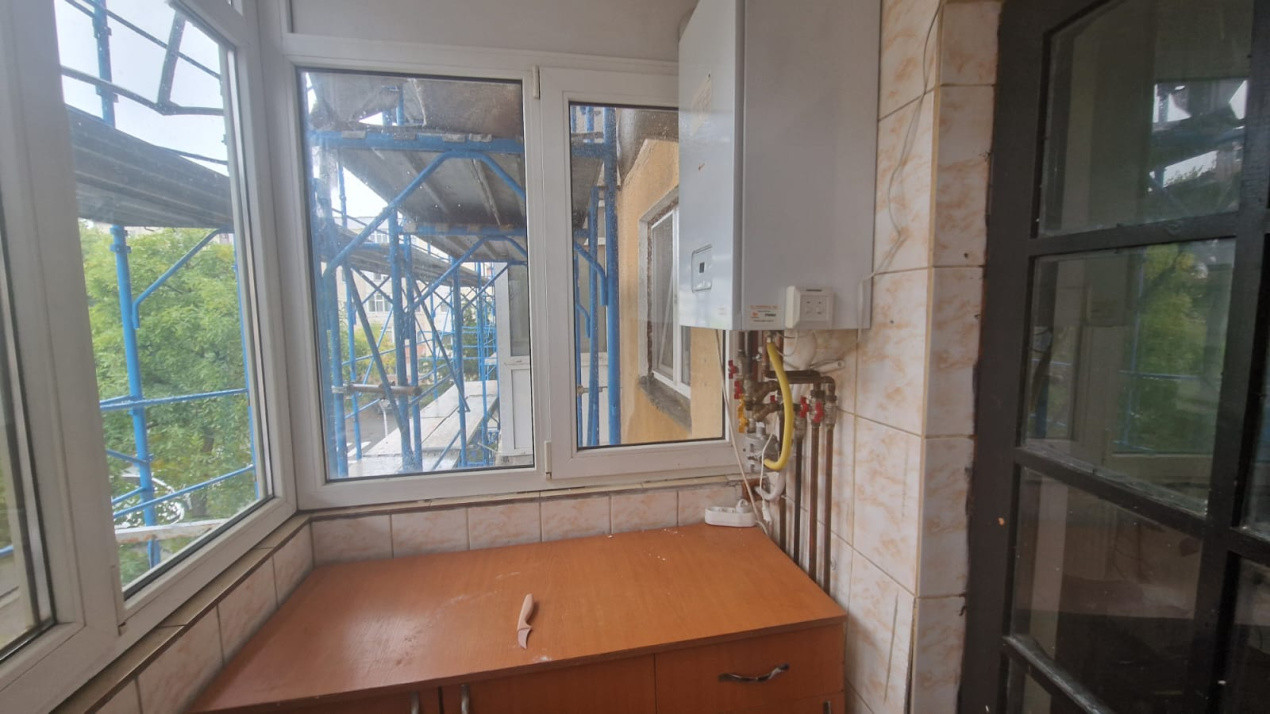 Apartament 2 camere, decomandat, 50mp, cartier 1 mai, zona Pelendava