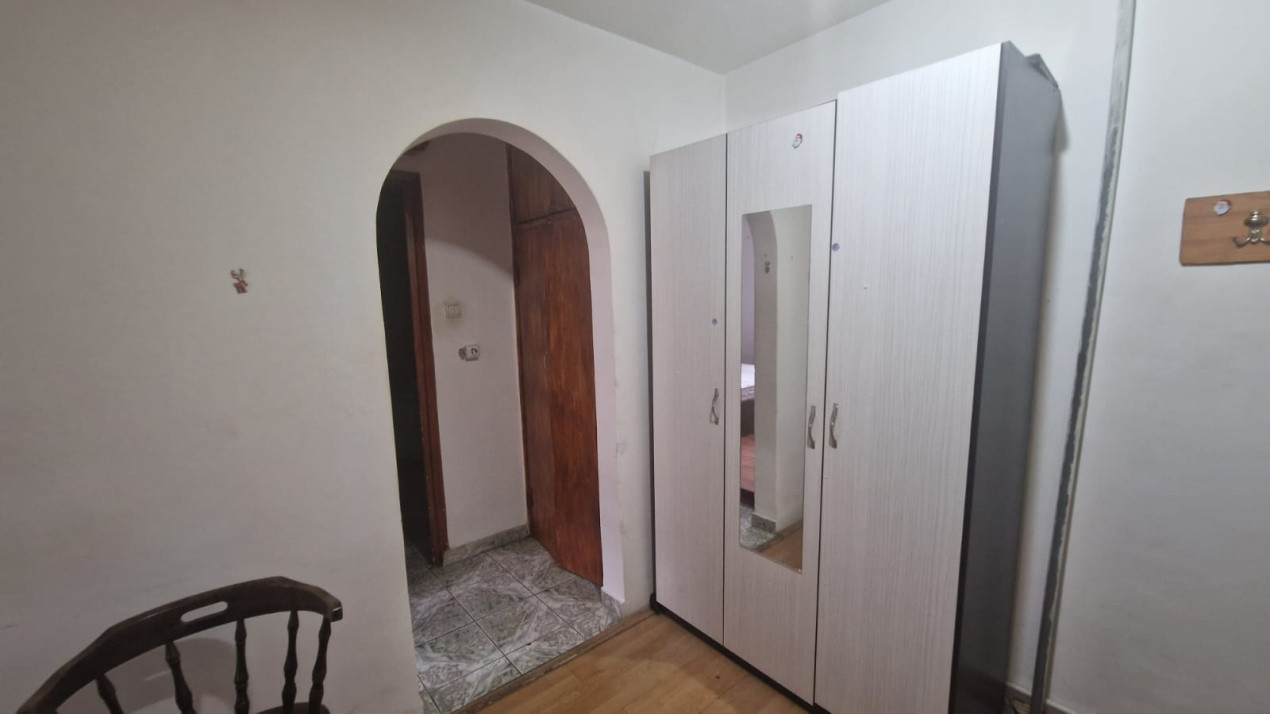 Apartament 2 camere, decomandat, 50mp, cartier 1 mai, zona Pelendava
