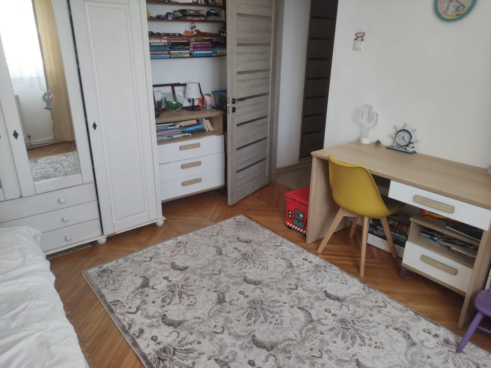 Urgent! De vânzare ap. mobilat, 2 cam., zona Mănăștur, 129500 Eur