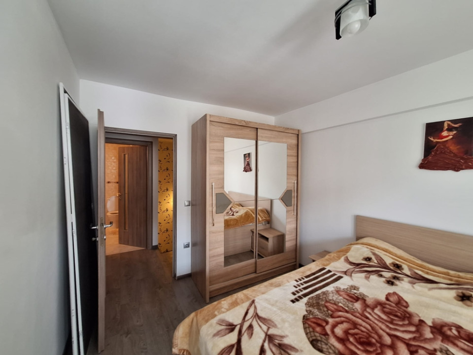 Apartament cu 4 camere decomandat, mobilat în Floreşti