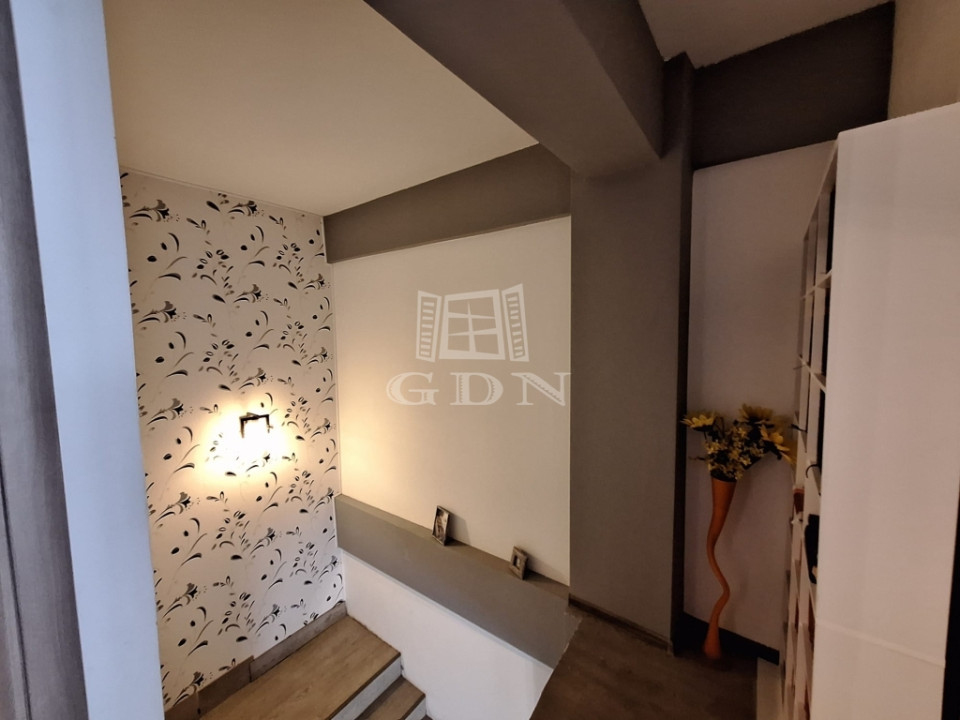 Apartament cu 4 camere decomandat, mobilat în Floreşti