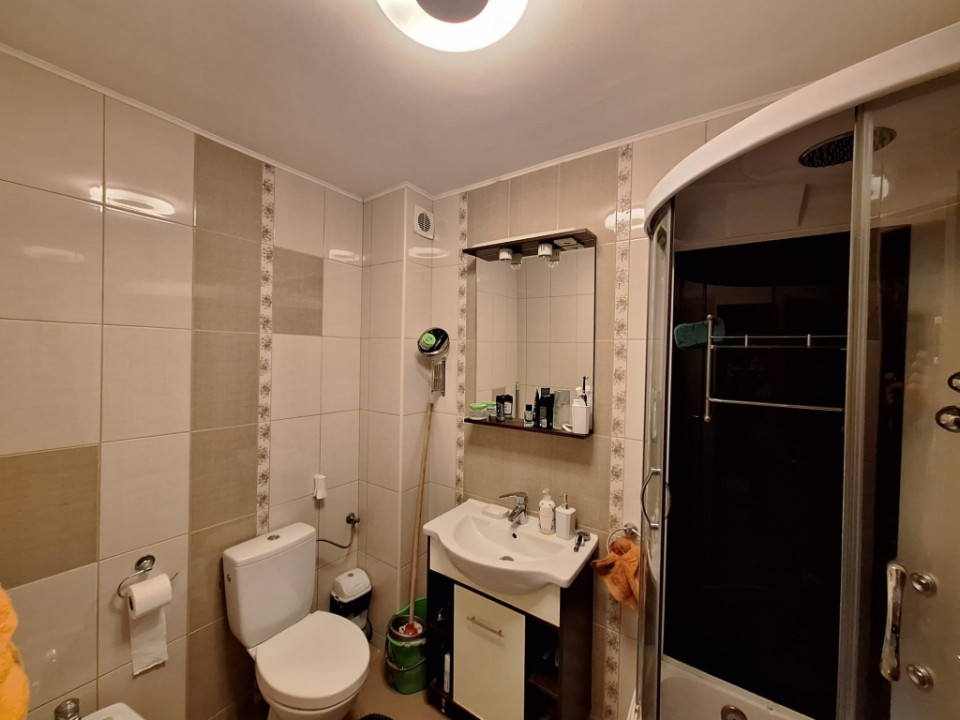 Apartament cu 4 camere decomandat, mobilat în Floreşti