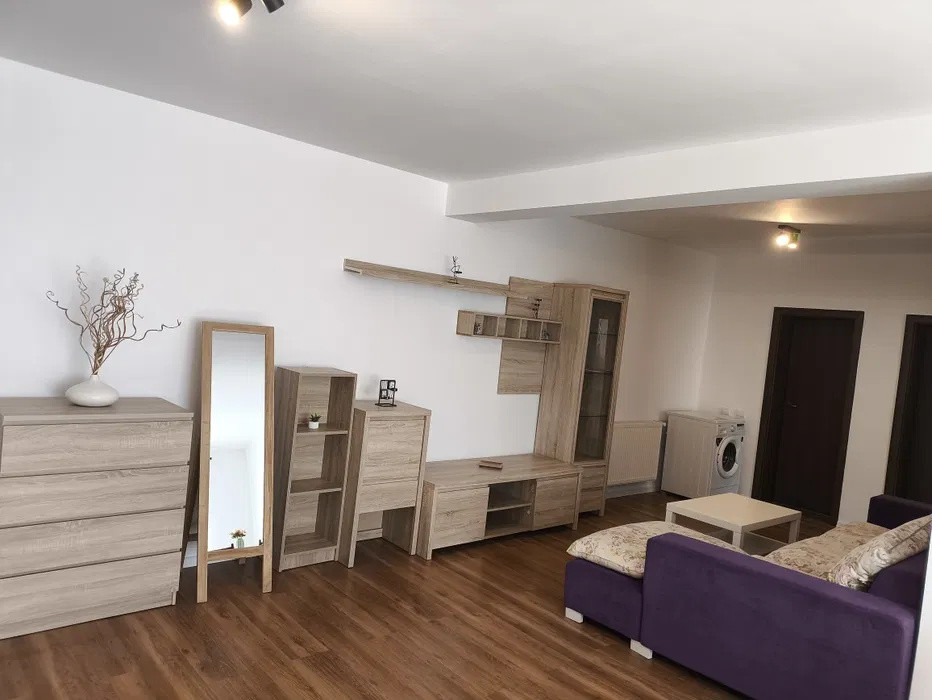 Apartament de închiriat- 3 camere (Hipodrom, 79 mp)