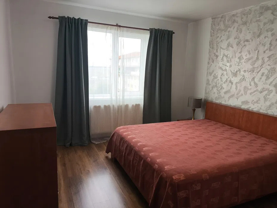 Apartament de închiriat- 3 camere (Hipodrom, 79 mp)