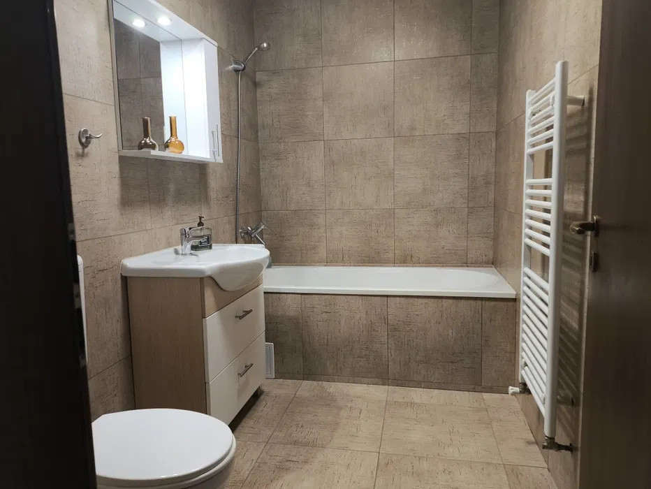Apartament de închiriat- 3 camere (Hipodrom, 79 mp)