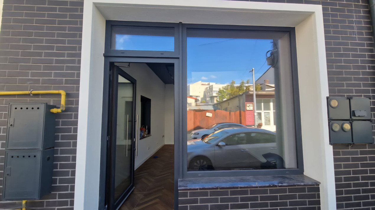 Spatiu comercial, 60mp+curte, Central