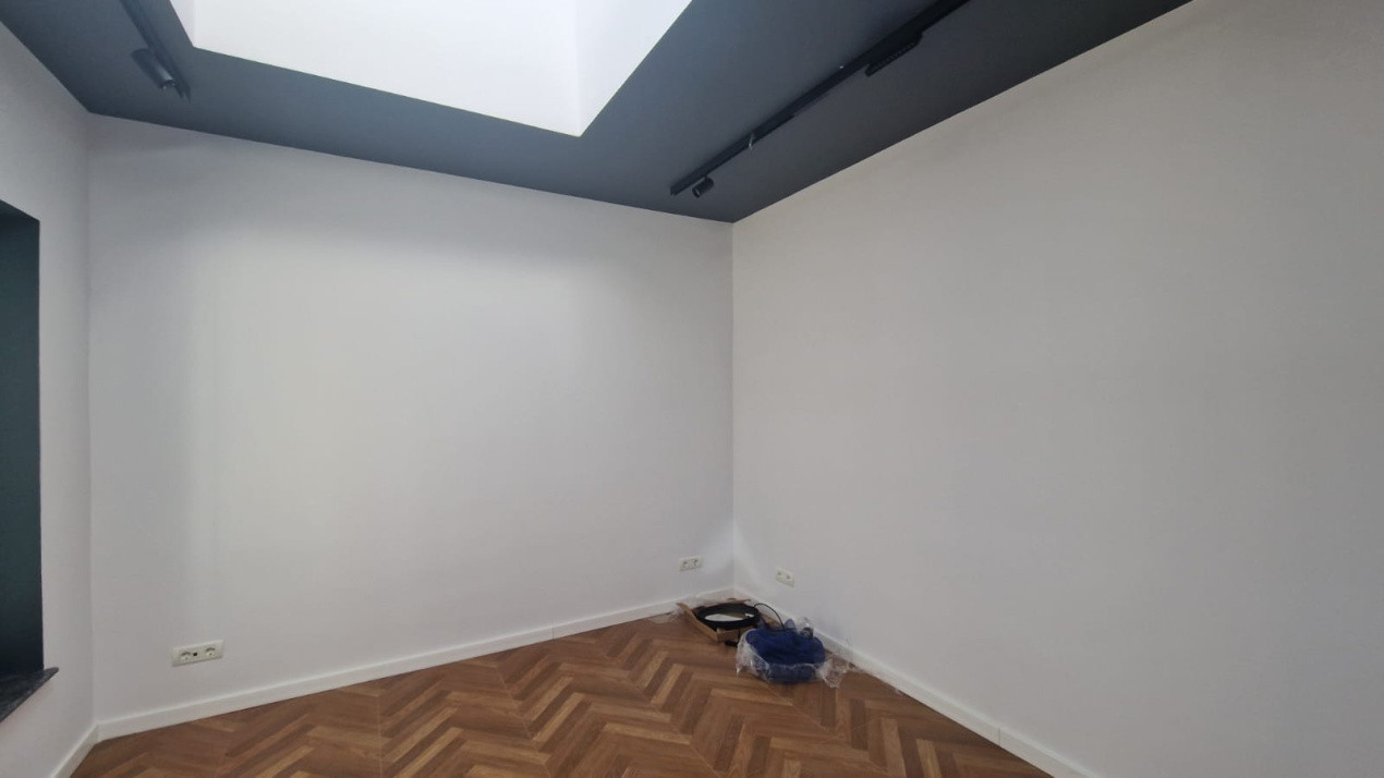 Spatiu comercial, 60mp+curte, Central