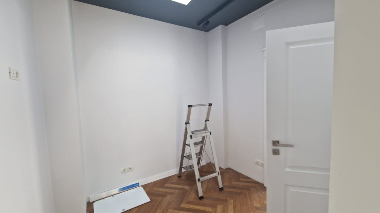 Spatiu comercial, 60mp+curte, Central