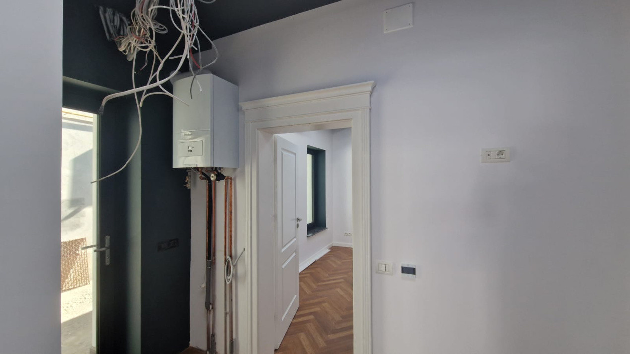 Spatiu comercial, 60mp+curte, Central