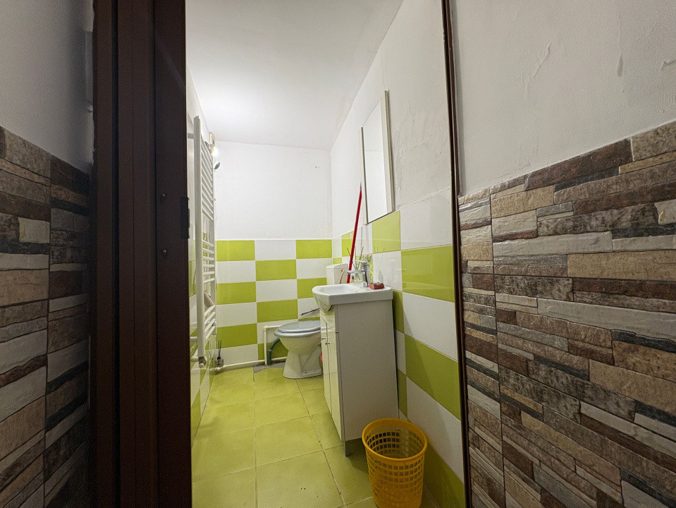 Spatiu comercial, parter + demisol, 51 mp, Zona Centrala