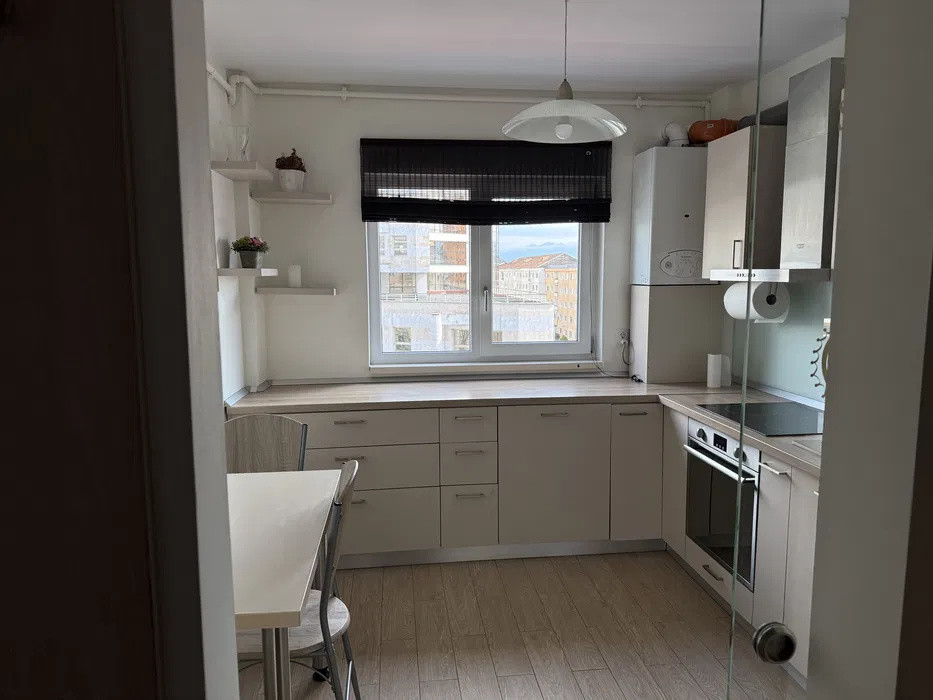 🏡 Închiriez apartament 3 camere – decomandat, complet renovat și mobilat