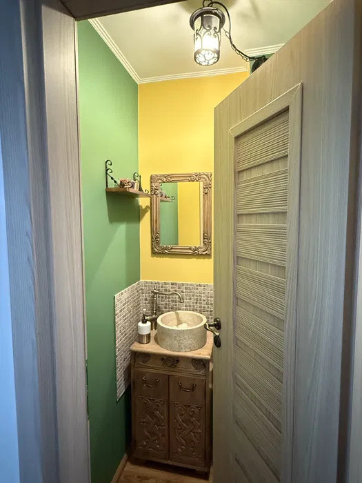 🏡 Închiriez apartament 3 camere – decomandat, complet renovat și mobilat