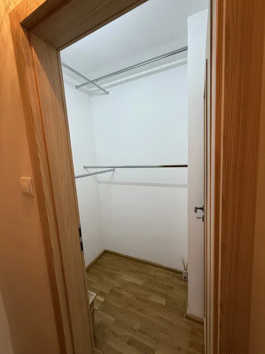 🏡 Închiriez apartament 3 camere – decomandat, complet renovat și mobilat