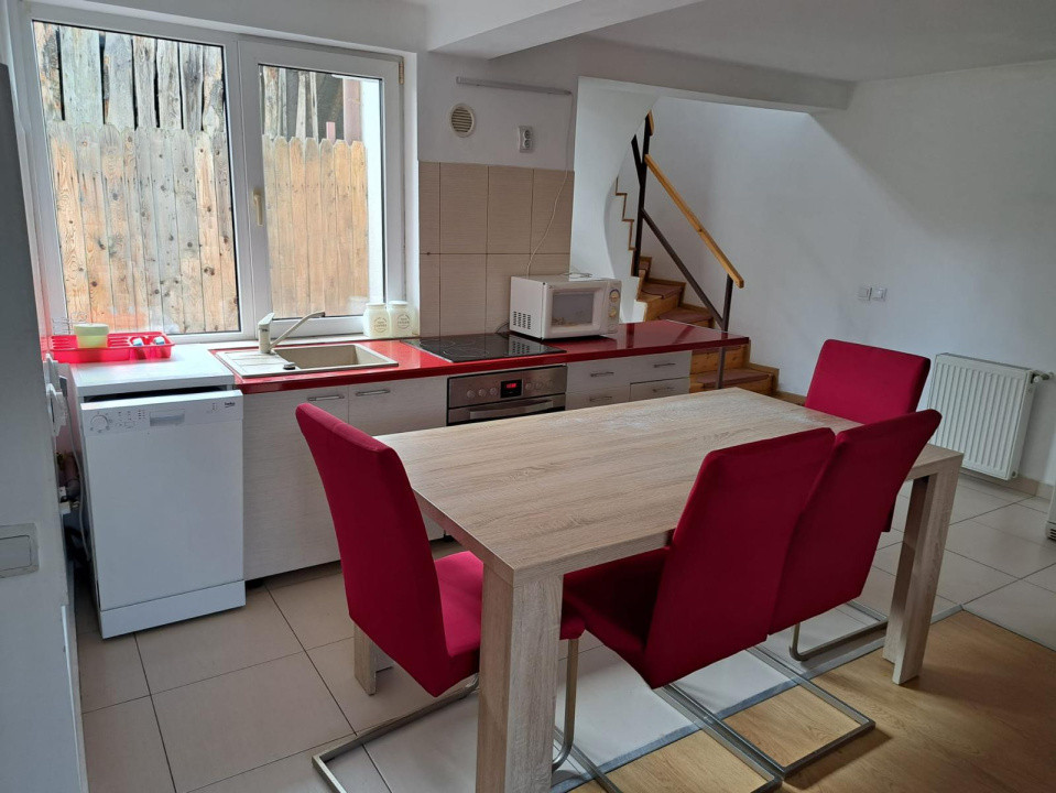 Închiriere casă de tip duplex cu 4 camere, Florești